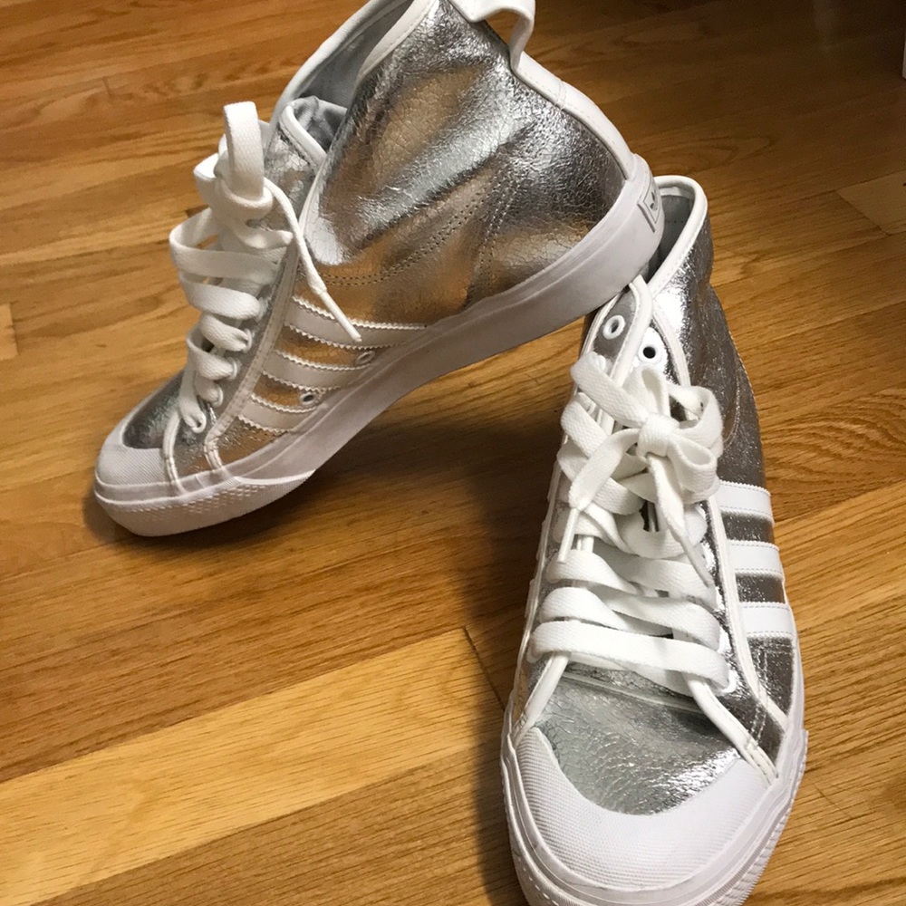 Adidas Sneakers